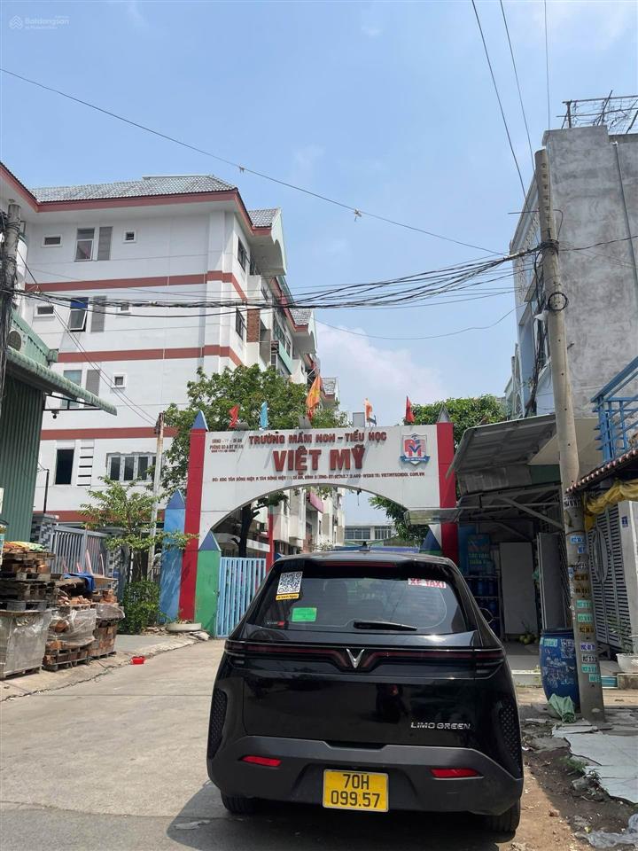 Bán nhà 2 tầng 9 phòng trọ kdc tân đông hiệp, dĩ an