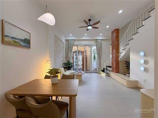 Cần bán nhà 3 tầng mới ken ngay đường núi thành đà nẵng. chưa đến 6 tỷ