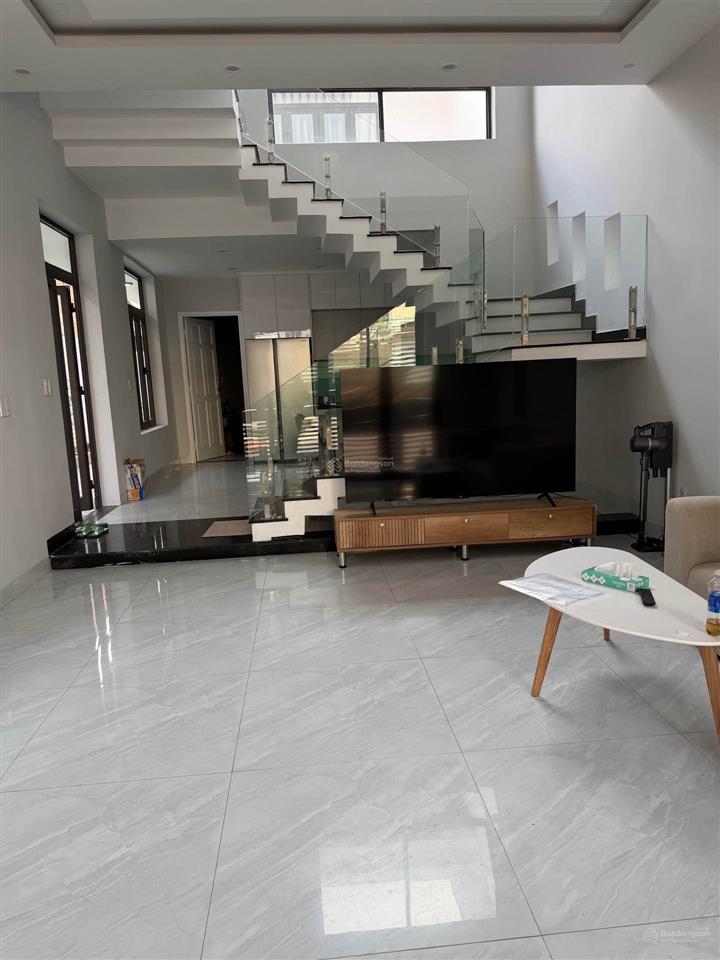 Bán nhà mt 230m2 đường cmt8 đà nẵng giá chỉ 19 tỷ dòng tiền thu về cực tốt