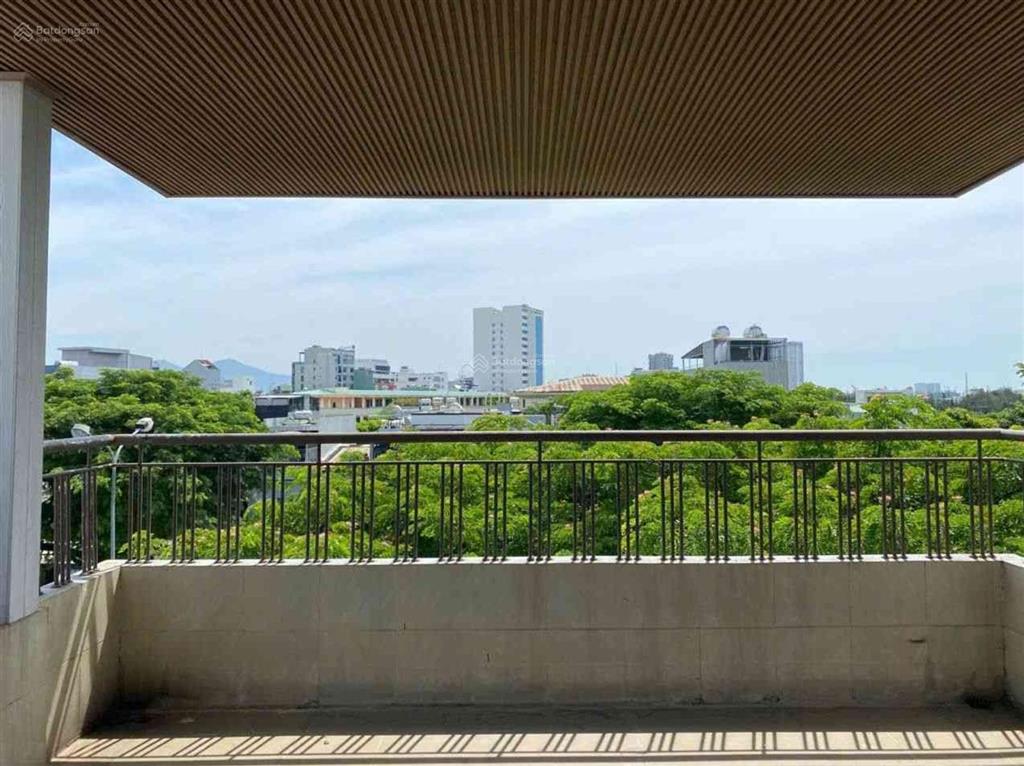 Bán mt đường 30m xuân thuỷmt kinh doanh100m2 chỉ 15 tỷ