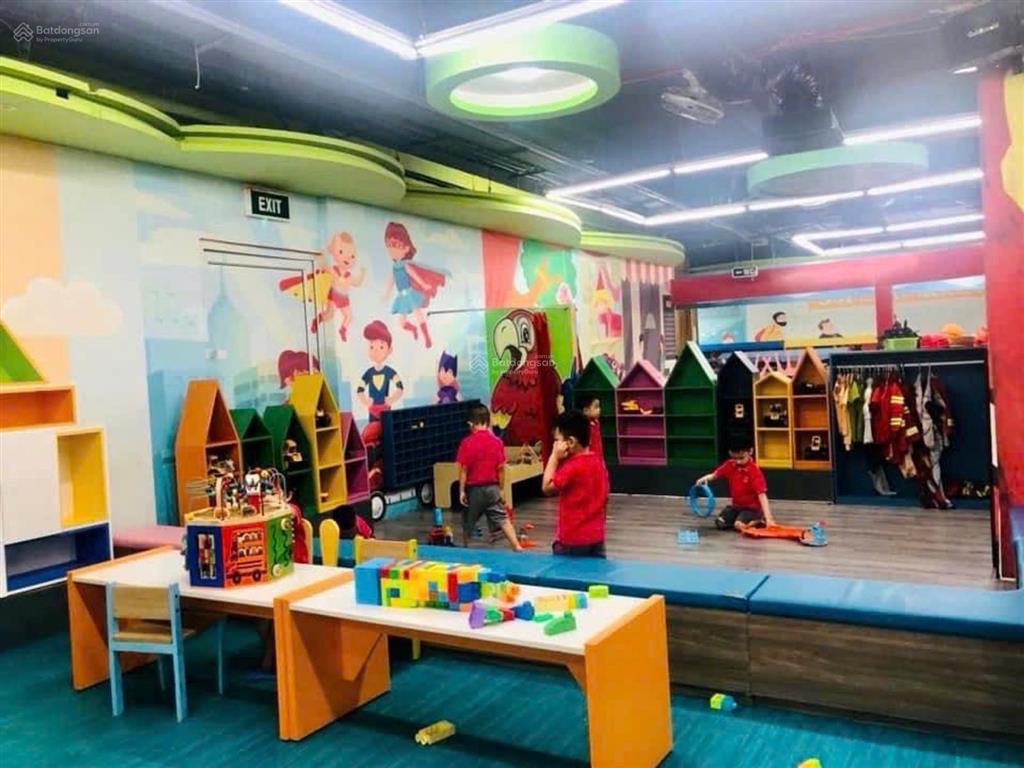 Bán nhà mt 594m2 sẵn nhà dòng tiền 400tr/tháng.