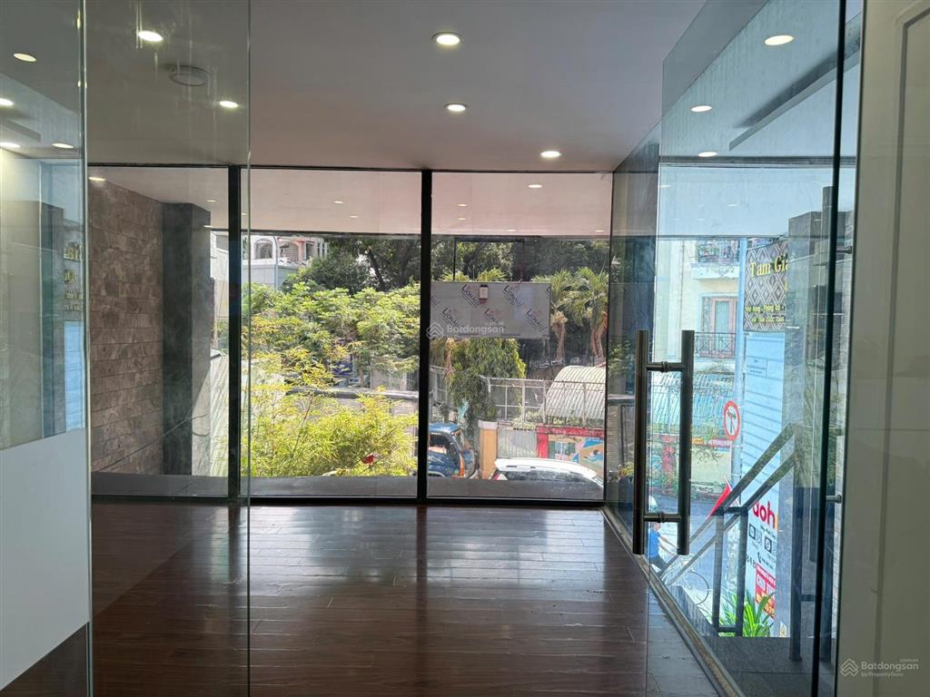 Chính chủ cho thuê văn phòng/mbkd 20m2 ngay mặt tiền 84b trần quốc toản