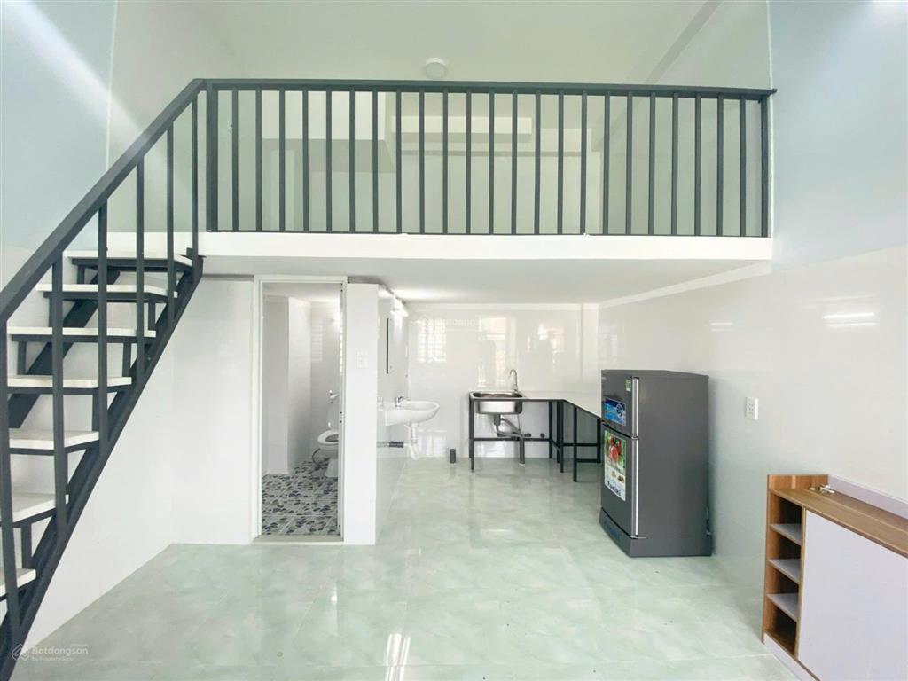 Duplex gác cao 2m  phòng rộng thoáng tiện lợi di chuyển