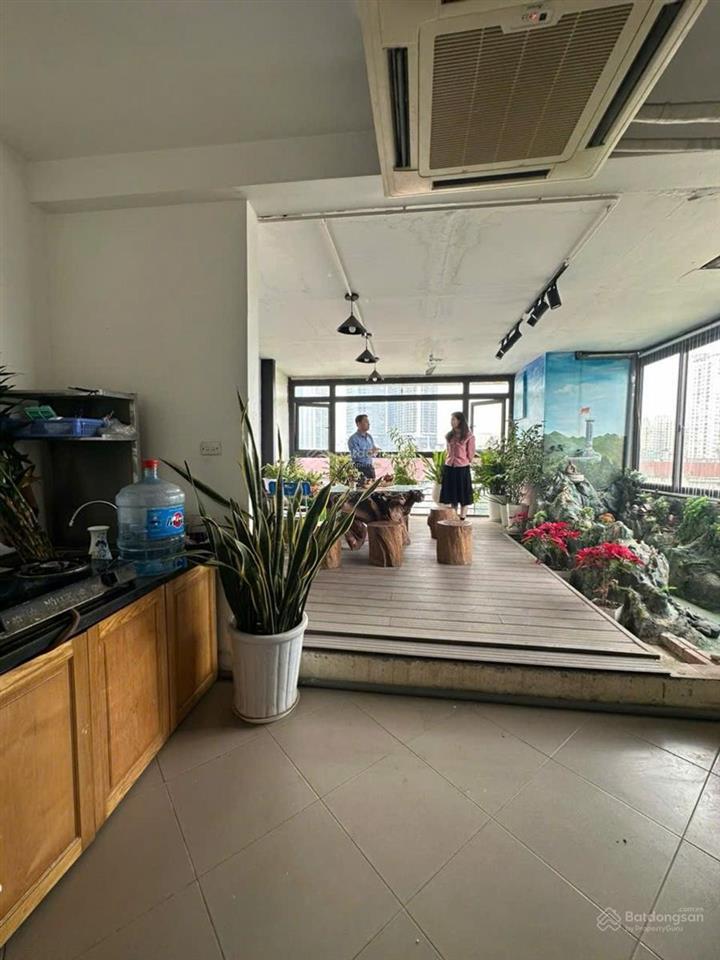 Hiếm tại cầu giấy, ô tô tránh, thang máy, lô góc, kinh doanh đỉnh, 37m2, 8 tầng, 18,5tỷ.
