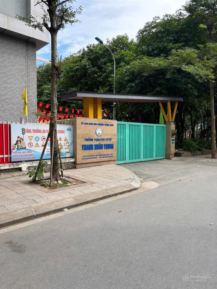 Nhà mới, ô tô đỗ ngày đêm, trung tâm thanh xuân, 22m, 5 tầng, 8tỷ.