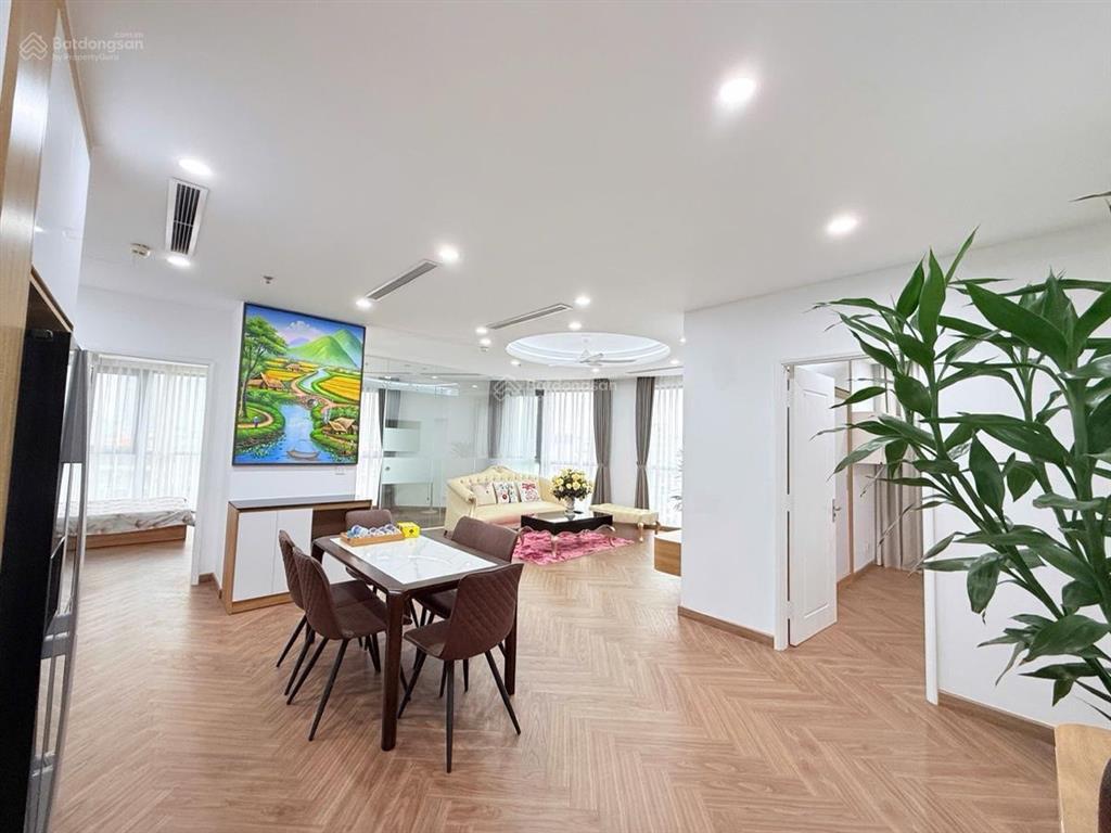 Giảm chào 1 tỷ, căn hộ cao cấp royal nguyễn trãi, 132m2, t4, nhỉnh 19 tỷ.