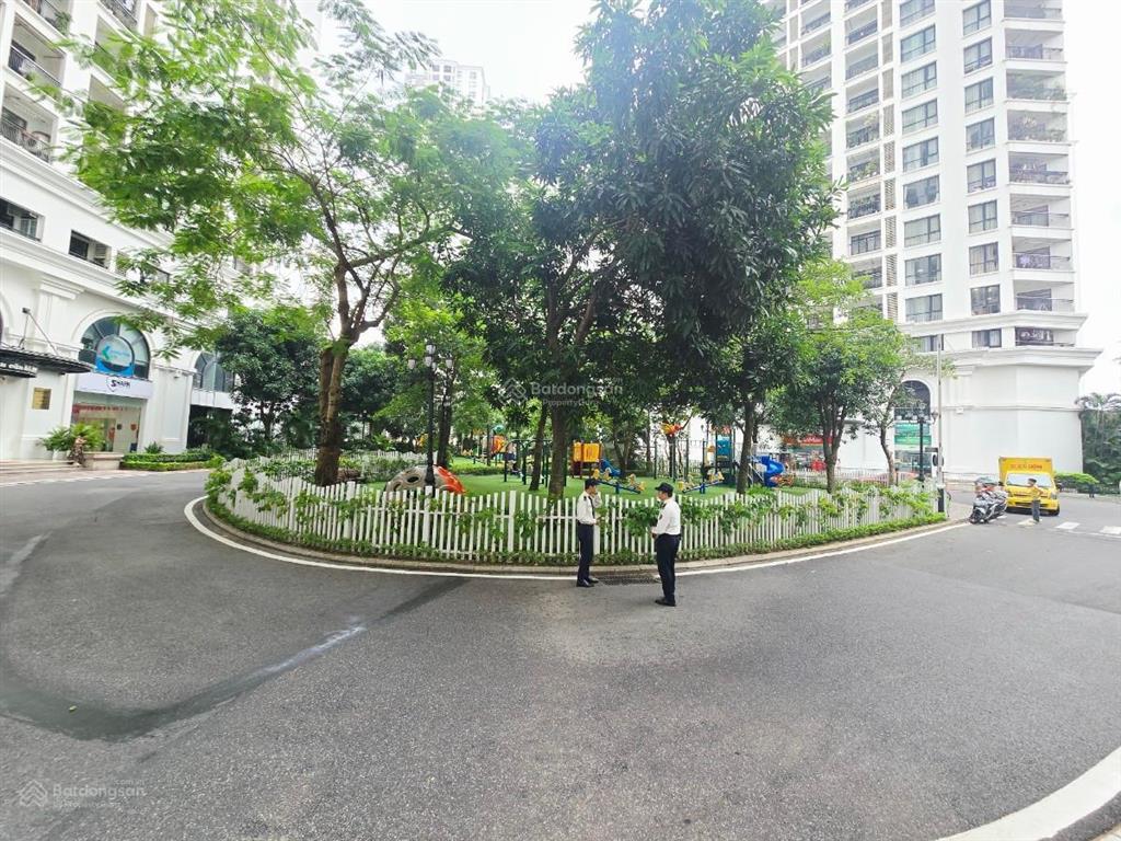 Chủ cần bán gấp, tòa đẹp tại royal city, mặt đường nguyễn trãi, dt 98m, giá 10 tỷ.