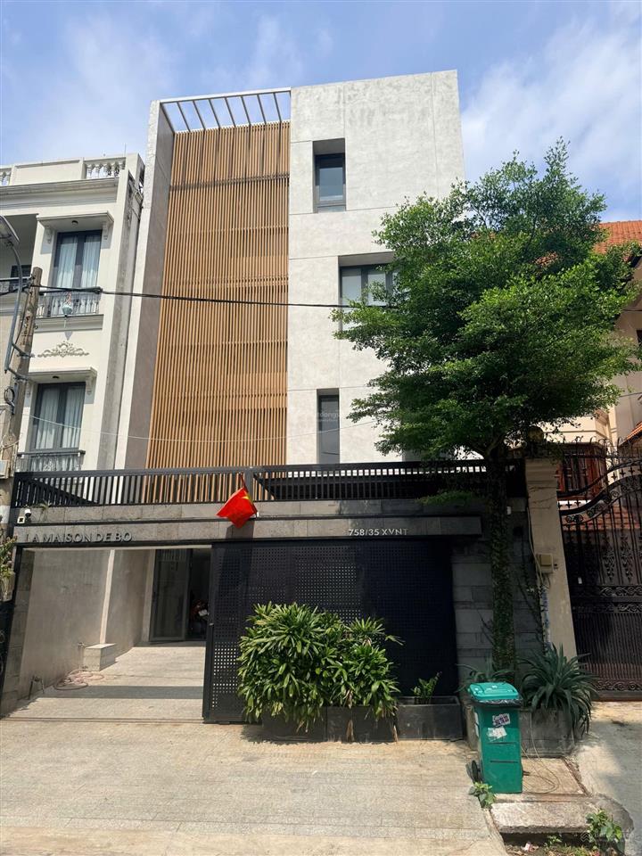 Cho thuê văn phòng đầy đủ nội thất