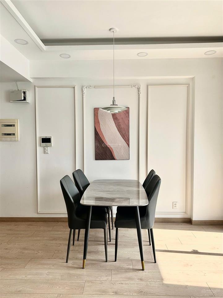 Cho thuê 2pn/2wc dt 71m2 view thoáng, an ninh 24/24 giá hời trục t2