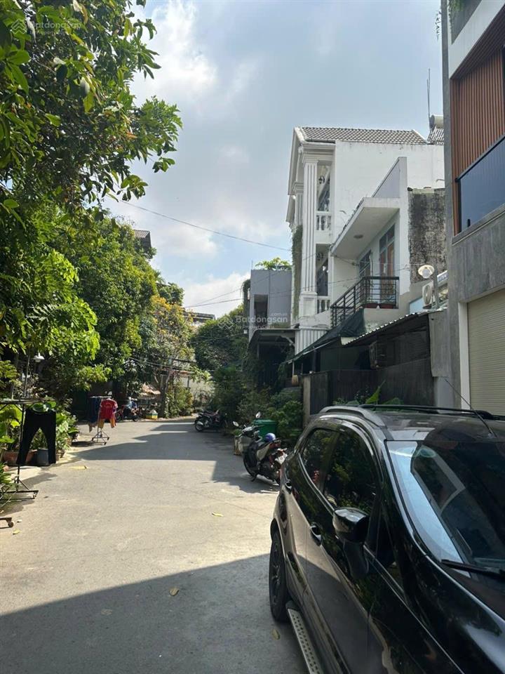 Nhà đẹp  4 tầng  đường 8m  3 pn ô tô ngủ trong nhà. bình trưng tây  quận 2
