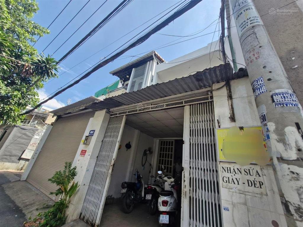 Mặt tiền kinh doanh  đường 8m  ô tô thông  81m2  ngang 5m  vuông vức  chỉ 8 tỷ.