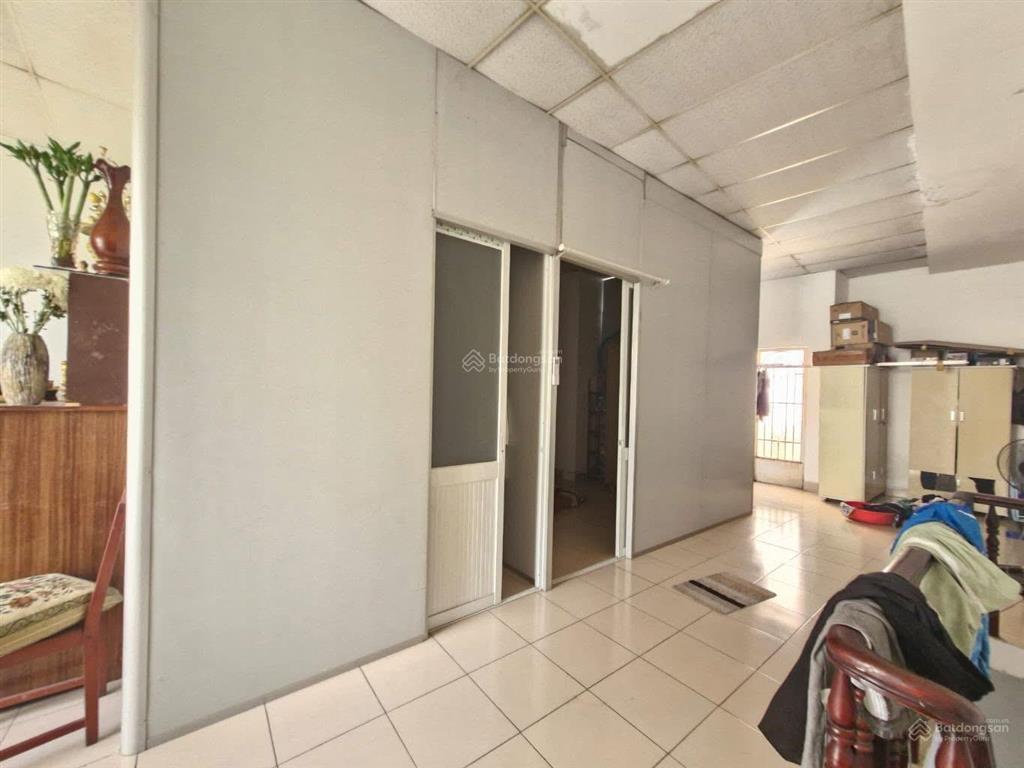Mặt tiền kinh doanh  đường 8m  ô tô thông  81m2  ngang 5m  vuông vức  chỉ 8 tỷ.