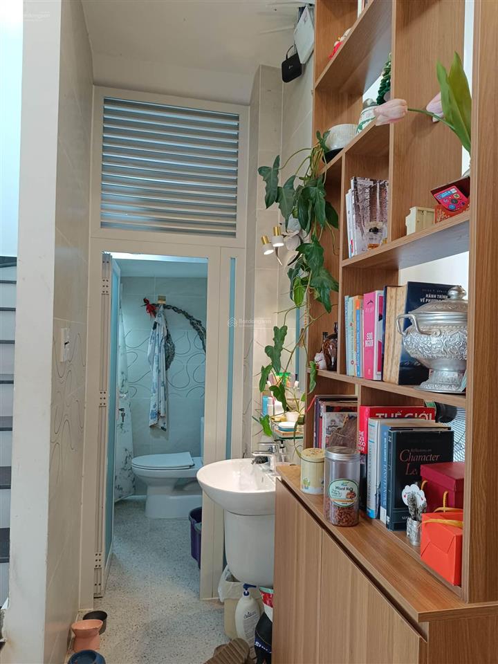 Gấp bán, giảm 100tr, giá chỉ còn 7tỷ6  bán nhà kiểu villa lô góc 3 mặt thoáng kdc esco quận 2