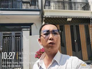 Bán nhà  3 tầng  4 pn  dt 50 m2  đường thông  bình trưng đông  q 2 .