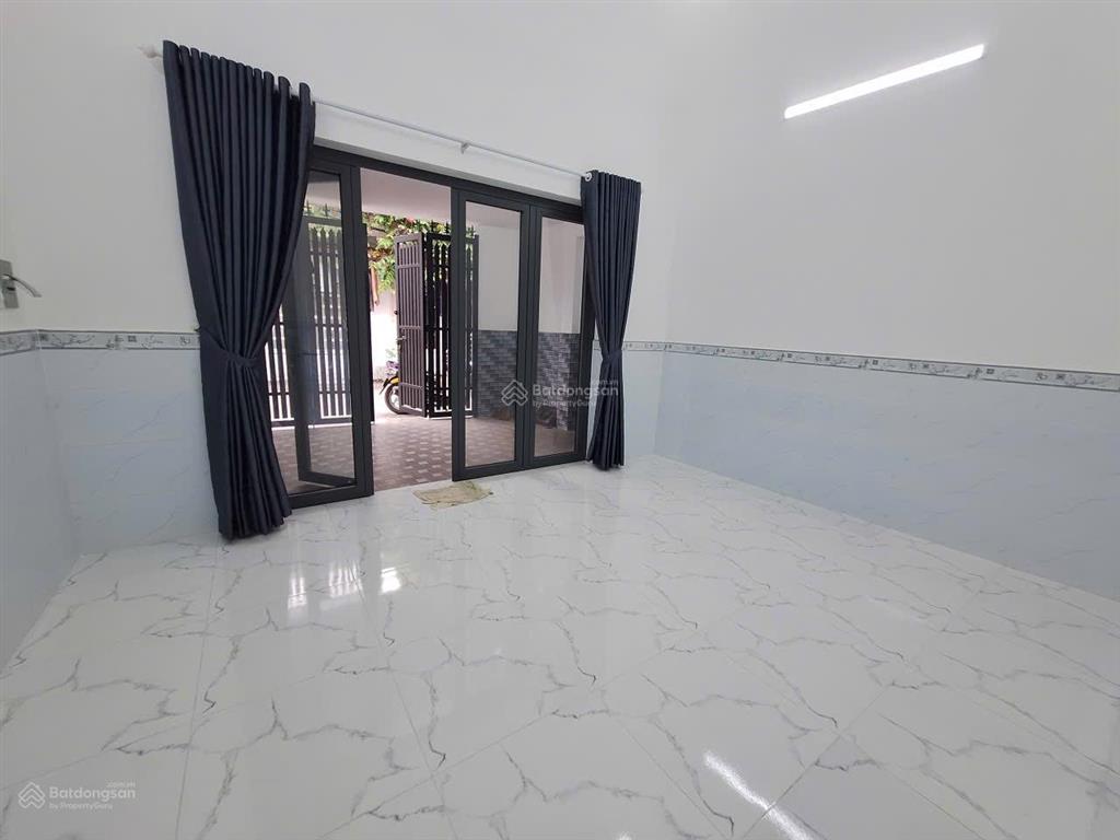 Nhà mặt tiền kinh doanh  đường 12m ô tô tránh  ngang 4.5m  nở hậu  3pn  giá chỉ 6.98 tỷ