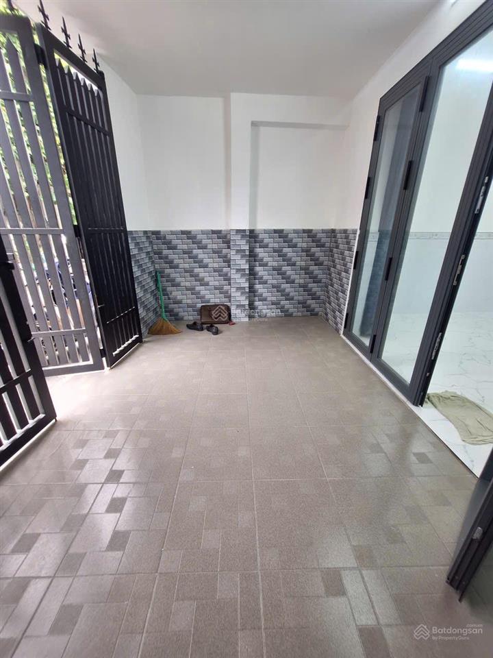 Nhà mặt tiền kinh doanh  đường 12m ô tô tránh  ngang 4.5m  nở hậu  3pn  giá chỉ 6.98 tỷ