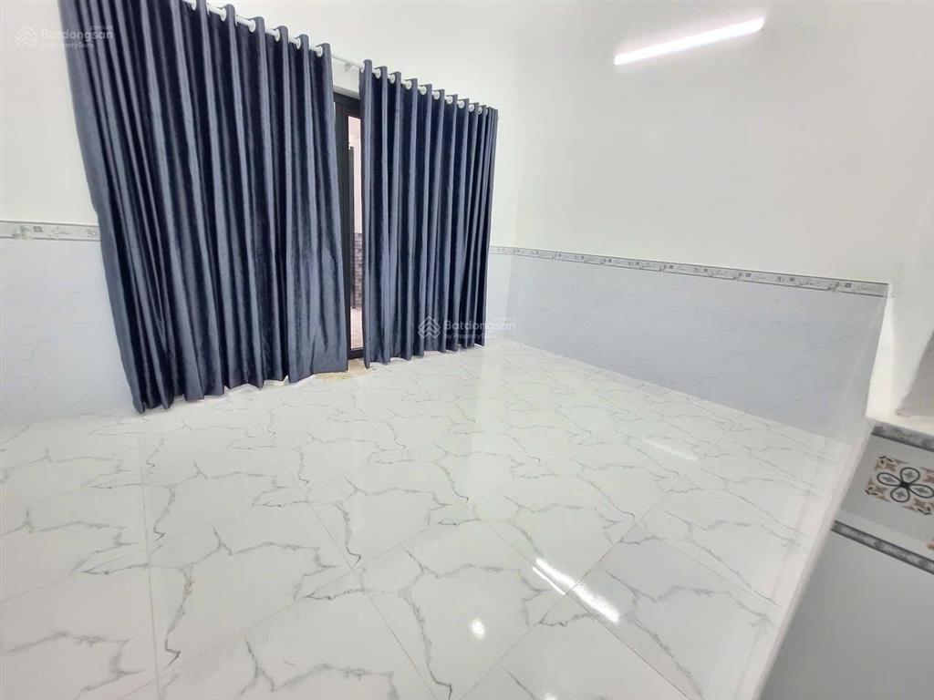 Nhà mặt tiền kinh doanh  đường 12m ô tô tránh  ngang 4.5m  nở hậu  3pn  giá chỉ 6.98 tỷ