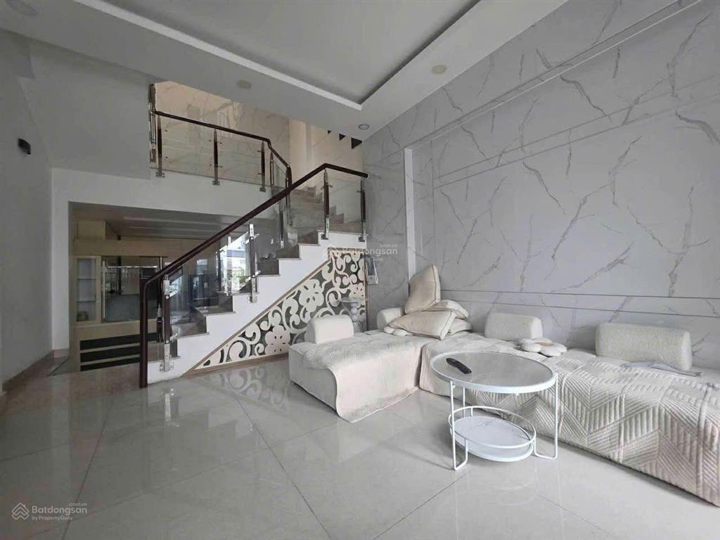 Mặt tiền kinh doanh  diện tích 74m2  đường 16m thông tứ hướng  chỉ 10 đồng 6 sỡ hữu ngay q2.