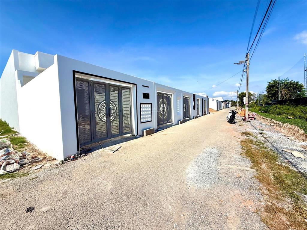 Nhà mới gần đại học trà vinh . giá chỉ từ 1 tỷ 688 triệu