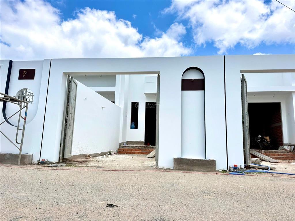 Nhà mới gần đại học trà vinh . giá chỉ từ 1 tỷ 688 triệu