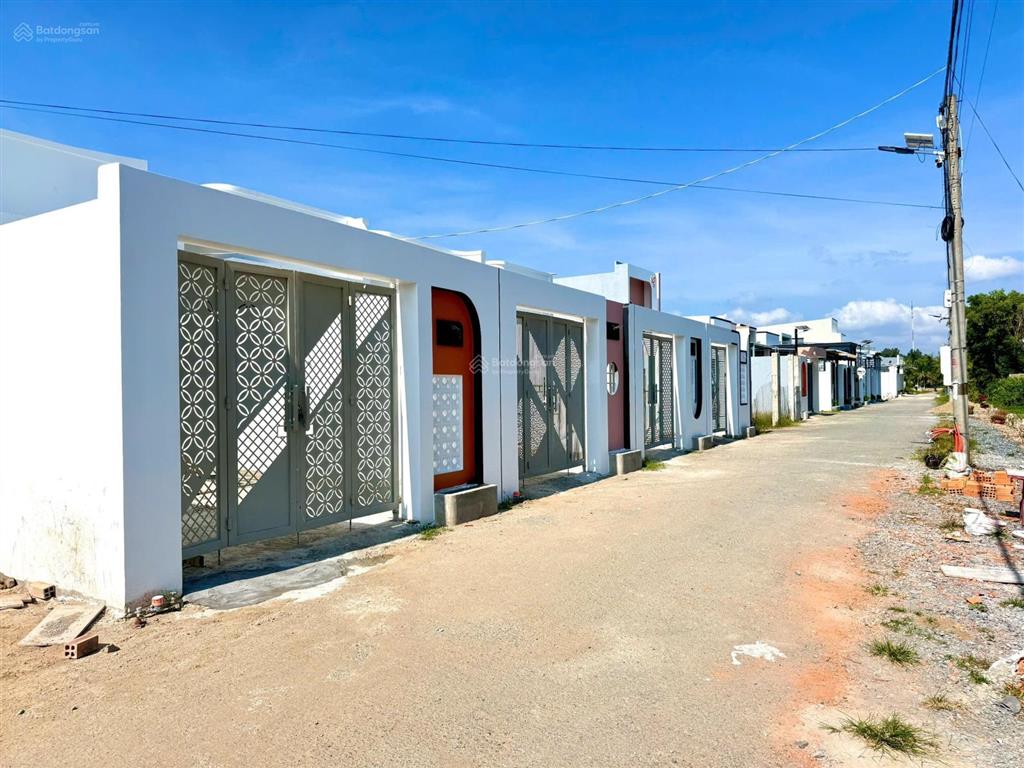 Nhà mới gần đại học trà vinh . giá chỉ từ 1 tỷ 688 triệu