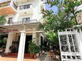 Bán khách sạn 4 tầng  14 phòng  phường trà vinh