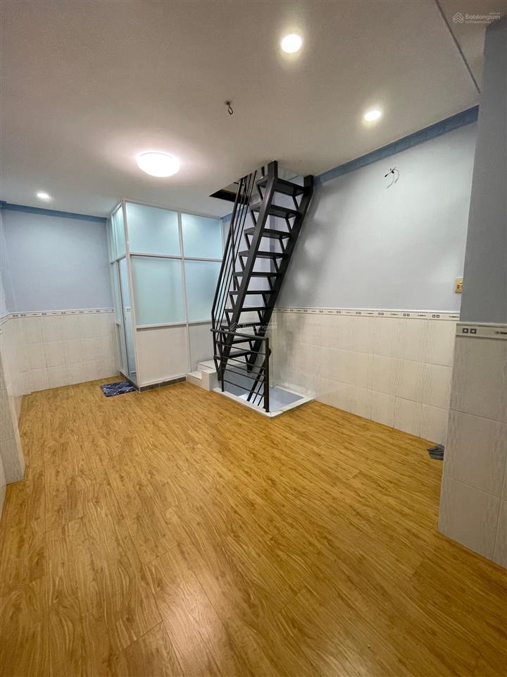 Bán nhà pth q8 3 tầng nhỉnh 2 ty