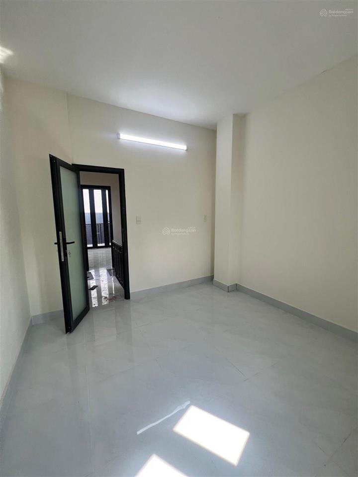 Nhà hẻm phường phú định 31m2 chỉ 2 tỉ xíu còn thương lượng