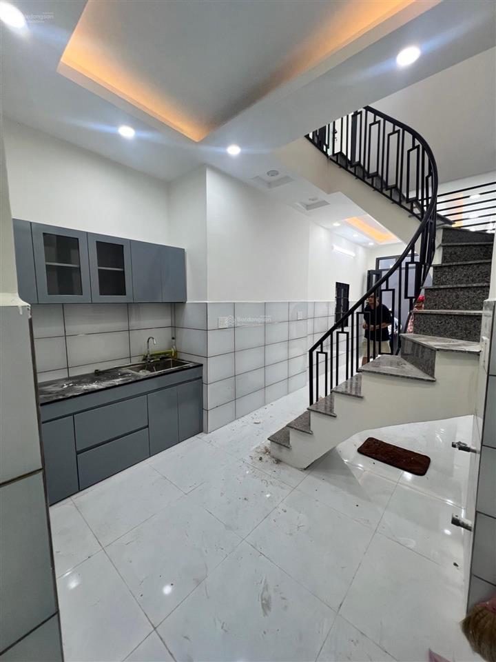 Nhà hẻm phường phú định 31m2 chỉ 2 tỉ xíu còn thương lượng