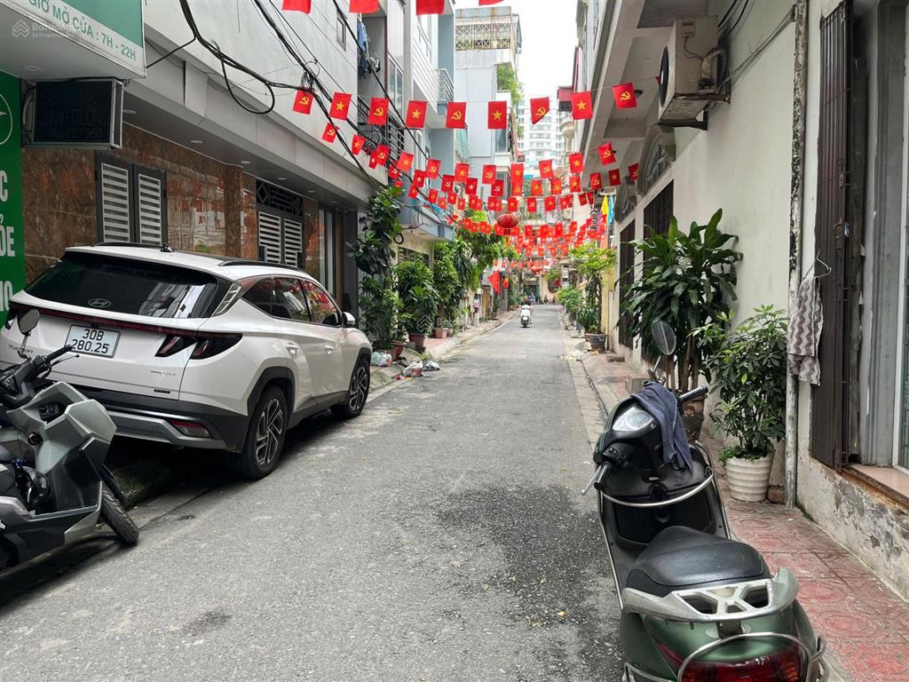 Bán đất nguyễn khang, dt 85m, giá tốt, ngõ nông sát phố  ô tô vào nhà