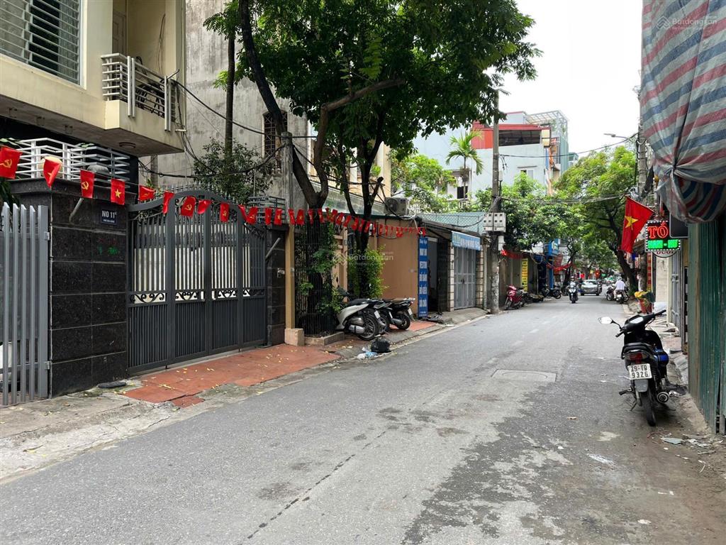 Bán đất nguyễn khang, dt 85m, giá tốt, ngõ nông sát phố  ô tô vào nhà