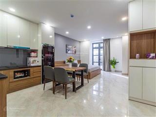 Lỡ lướt trúng căn này là dễ muốn dọn vào ở liền ban công thoáng mát view xịn phòng chà bá