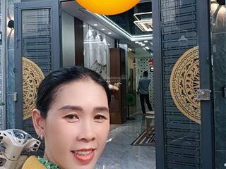 Nhà hai tầng , ngay chợ thủ đức , nhà mới , 3x11, full thổ cư , hoàn công đầy đủ
