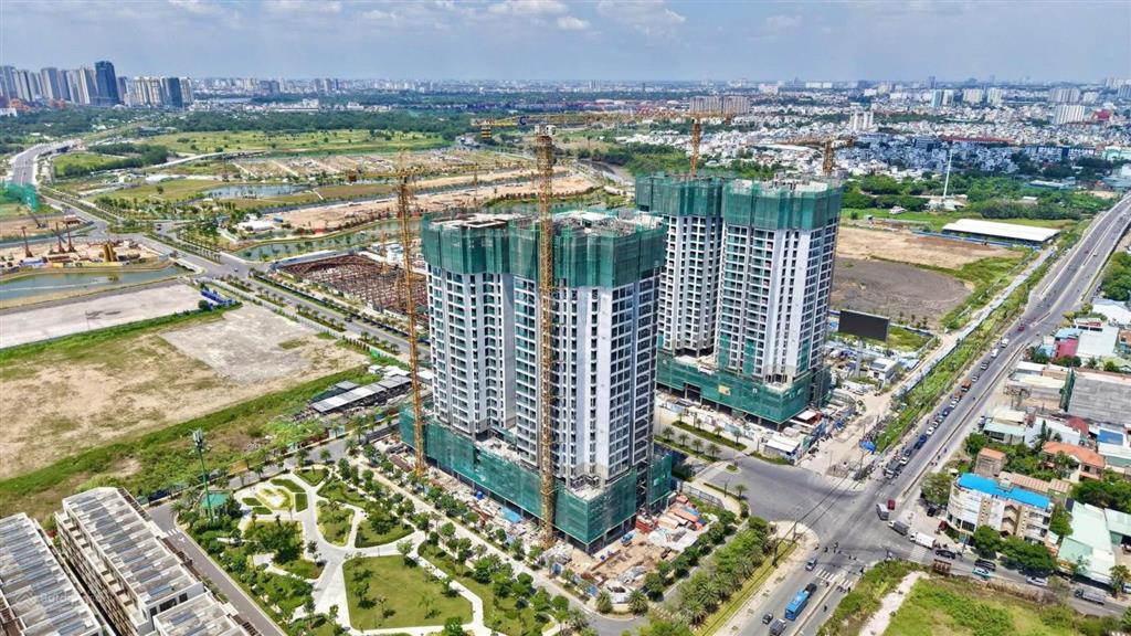 Bán lại căn 4pn + 3wc, ban công rộng, mỗi phòng ngủ có 2 view cuối 2026 nhận nhà