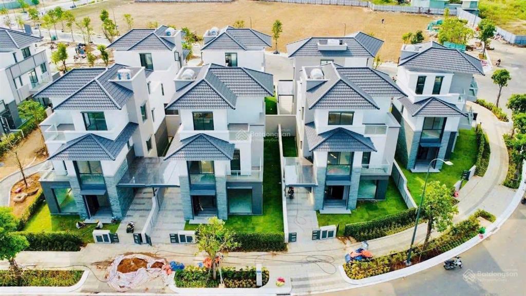 Bán căn song lập 152m2 khu compound trung tâm quận 2