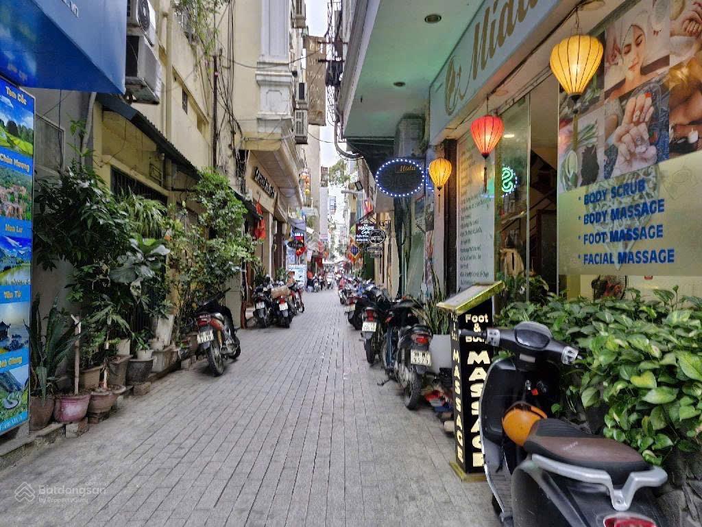20 tỷnhà phố cổ hàng mành, 35m2, 4 tầng, giữa lõi phố cổ, vị trí cực chất, vừa đủ để ở, kinh doanh