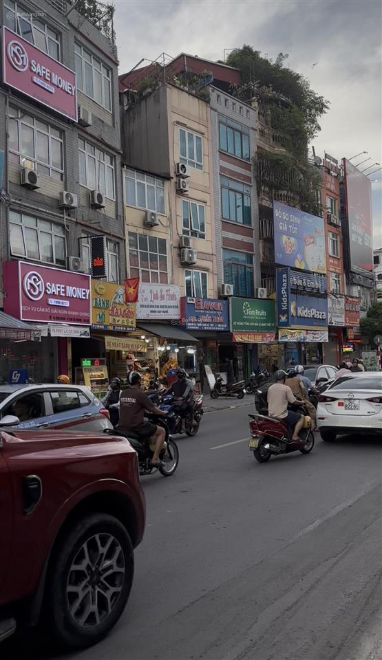 Nhà mặt phố giá trong ngõ, 65m2, 3 tầng. vị trí gần ngã tư lò đúc  trần khát chân. giá 21 tỷ