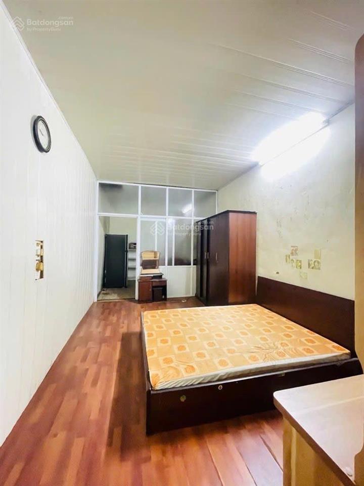Nhỉnh 5 tỷ  nhà phố mã mây phố đi bộ  lõi phố cổ  cách 1 nhà ra phố, sd tầng 1, diện tích 56m2