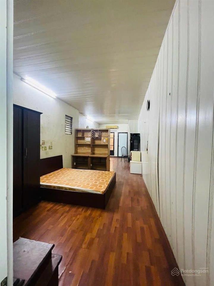 Nhỉnh 5 tỷ  nhà phố mã mây phố đi bộ  lõi phố cổ  cách 1 nhà ra phố, sd tầng 1, diện tích 56m2