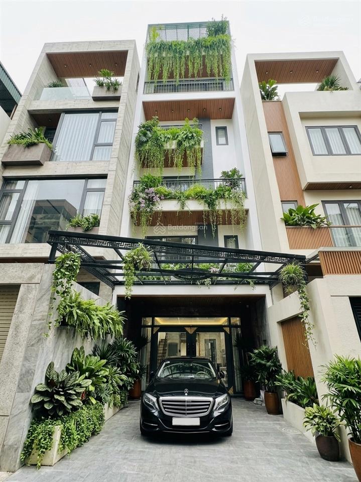 16 tỷ  phố nguyễn văn cừ, ô tô vào nhà, gần phố, 60mx7 tầng, thang máy, mặt tiền 5m, sổ vuông vắn