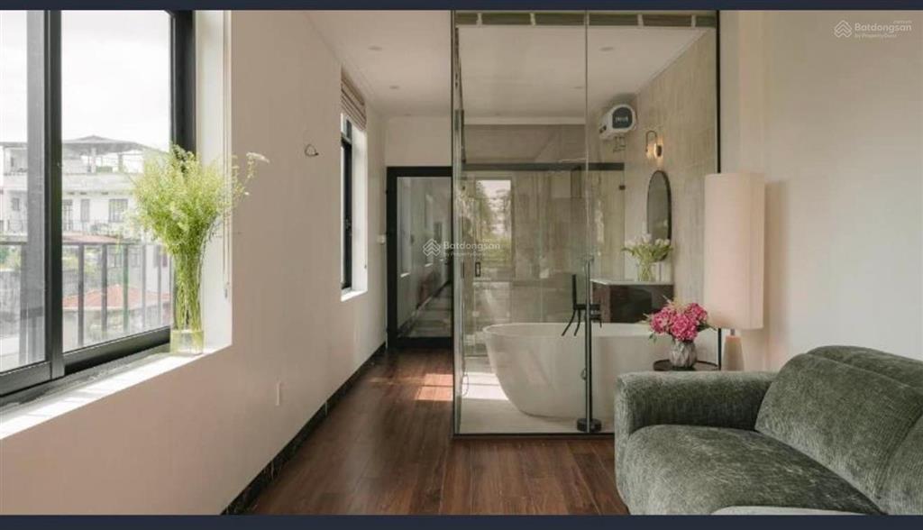 Giảm 11 tỷ, còn 35 tỷ  mặt phố quán thánh, lô góc 2 mặt, 55m2, 6 tầng thang máy, full nội thất xịn