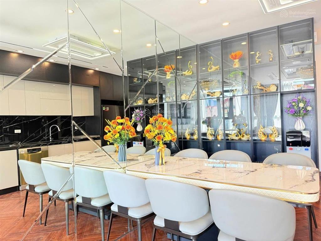 Hiếm nhà bán mặt phố trung kính to vỉa hè, kinh doanh 55m 7 tầng giá 32,5 tỷ