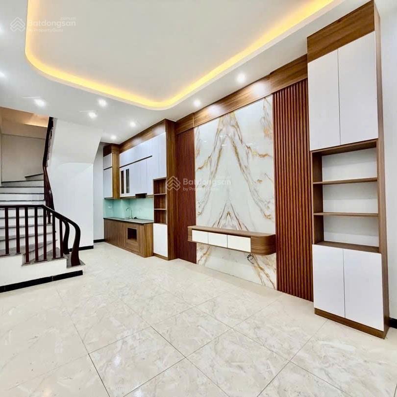 Nhỉnh 5 tỷ sở hữu nhà 35m², 5 tầng tại trung tâm hà đông gần chợ, gần trường đại học