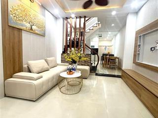 Chủ gửi bán nhà 3 tầng kiệt núi thành đẹp lung linh. diện tích 46m ngang 4m nở hậu 3