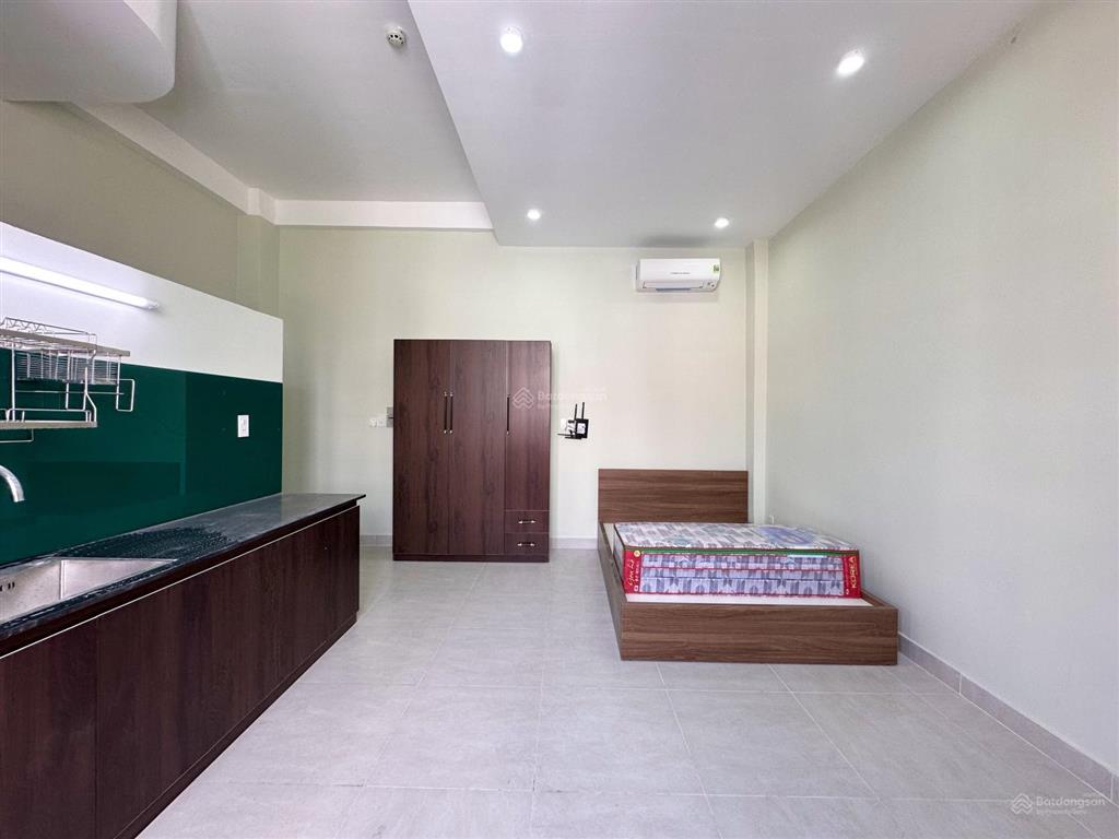 Studio ban công full nội thất, thang máy, hầm xe bảo vệ, ngay hoàng hoa thám, sân bay nhà ga t3