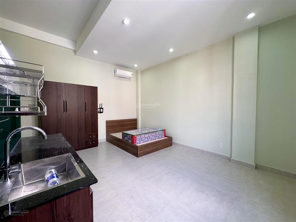 Studio ban công full nội thất, thang máy, hầm xe bảo vệ, ngay hoàng hoa thám, sân bay nhà ga t3