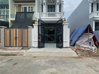 Bán gấp nhà 1 trệt 1 lầu  1tỷ 230  80m2 ngay bx miền tây, bình chánh