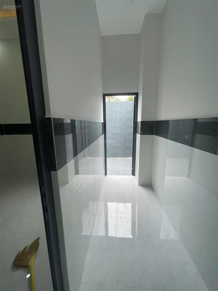 Bán gấp nhà 1 trệt 1 lầu  1 tỷ 230  80m2 ngay bx miền tây, bình chánh