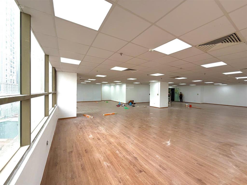 Chính chủ cho thuê văn phòng tại 131 trần phú  lô góc  full view kính cực thoáng  300m giá 60tr