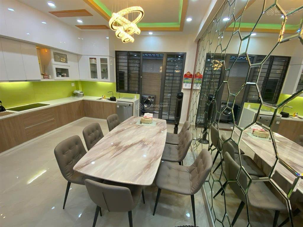 Nhà đẹp  giá tốt! đường 12m ngang bề thế (5x22m) 4 tầng bình lợi  đặng thùy trâm chỉ 16.790 tỷ